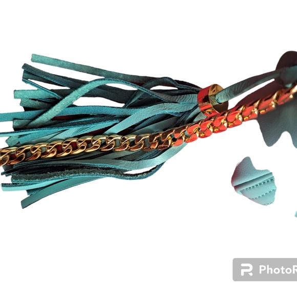 Brand new and without tags Isaac Mizhari purse with tassle and partial chain str - Picture 8 of 13